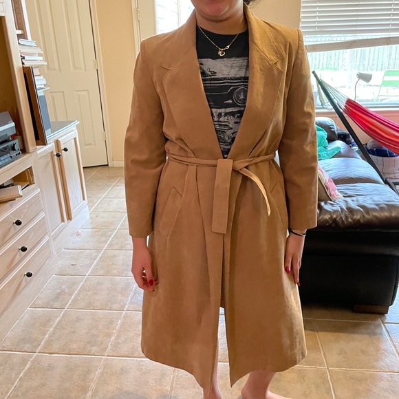 VINTAGE ULTRASUEDE midi jacket from 60’s or 70’s. Wonderful condition. - Picture 4 of 5